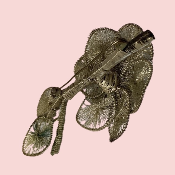 VTG MCM 3.5” x 2” Flower SilverTone Wire Silvery Thread Brooch 3D Unique. - Picture 4 of 8